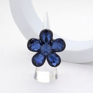 Montana Blue Cluster Crystal Stretch Flower Ring